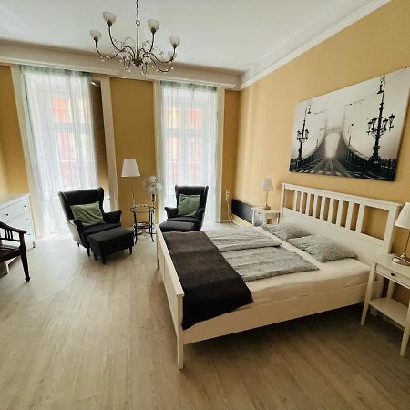 Academy Home - Elegant Place Next To The Parliament Budapest Esterno foto