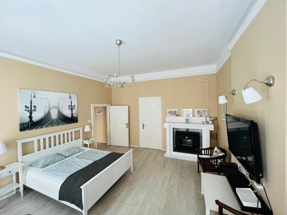 Academy Home - Elegant Place Next To The Parliament Budapest Esterno foto