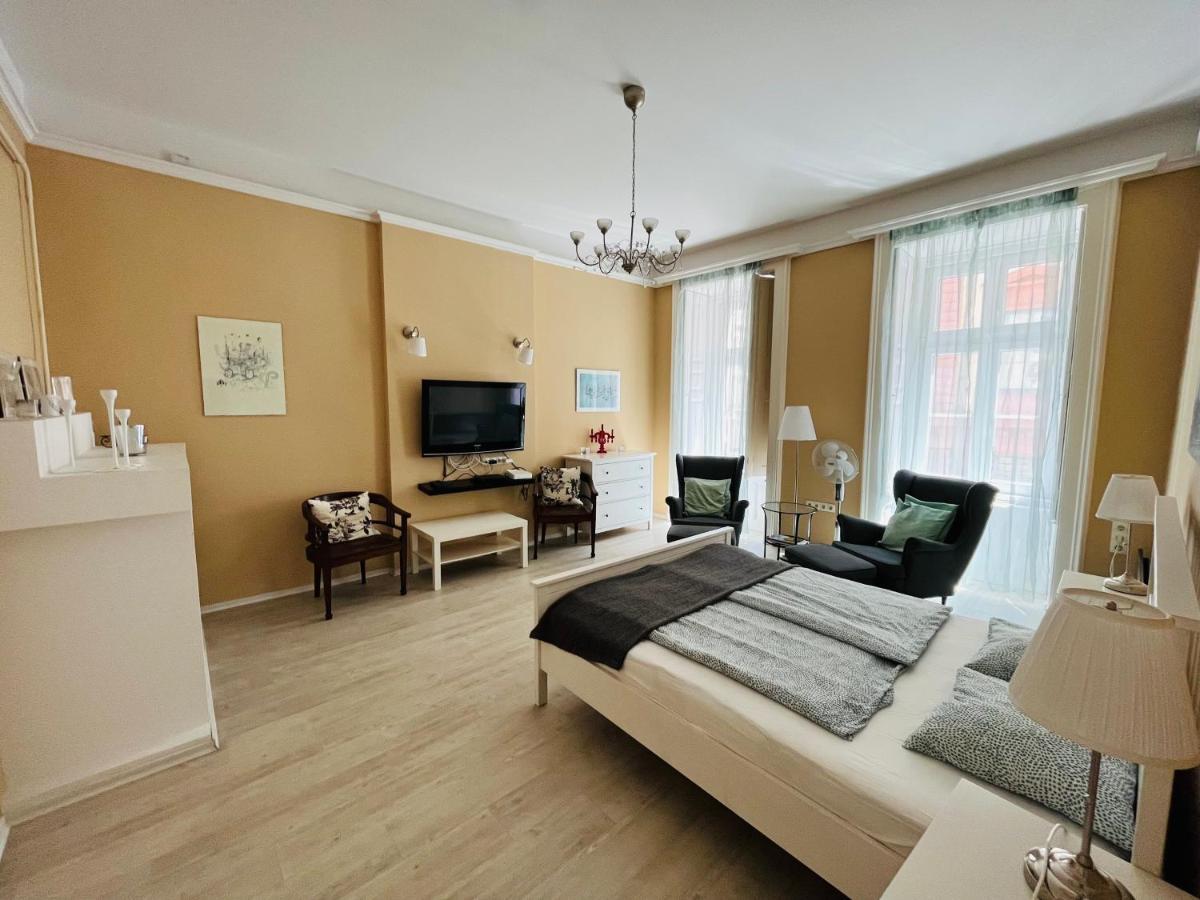 Academy Home - Elegant Place Next To The Parliament Budapest Esterno foto