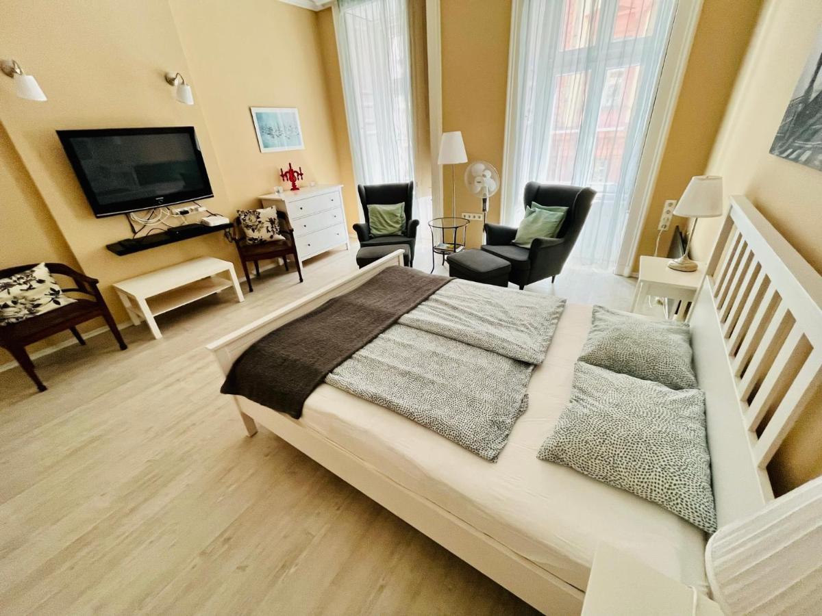 Academy Home - Elegant Place Next To The Parliament Budapest Esterno foto