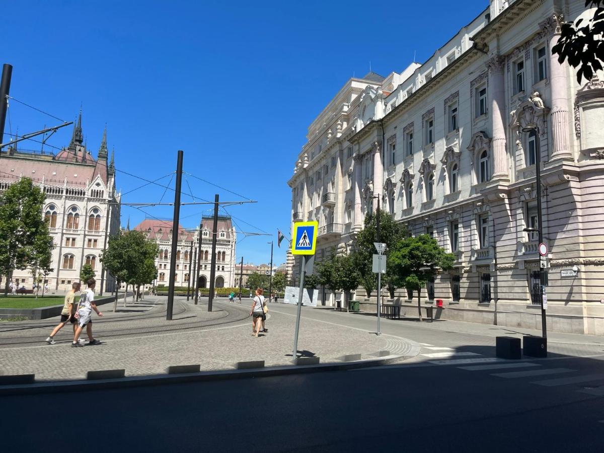 Academy Home - Elegant Place Next To The Parliament Budapest Esterno foto